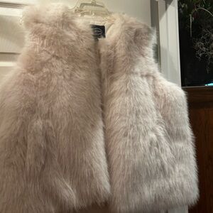 Elegant Faux Fur Vest - Scoop Cream faux fur vest